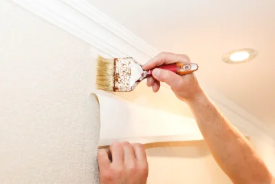 Pose de papier peint à Estrablin — revêtements muraux et toiles de verre